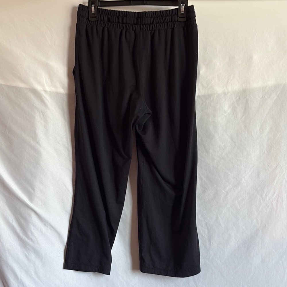 Tuff Athletics Black Capri Pants with Elastic Waistband - Picture 5 of 10